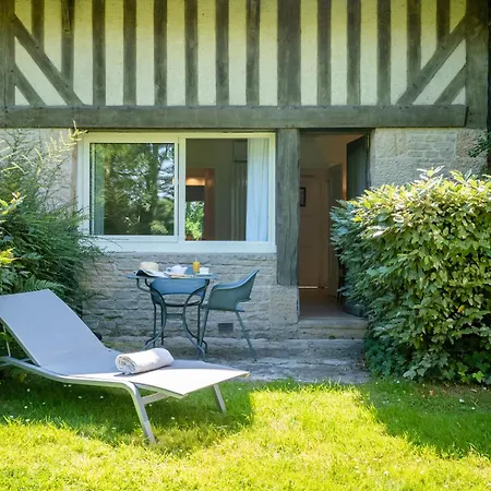 Les Manoirs De Tourgeville Отель 4*