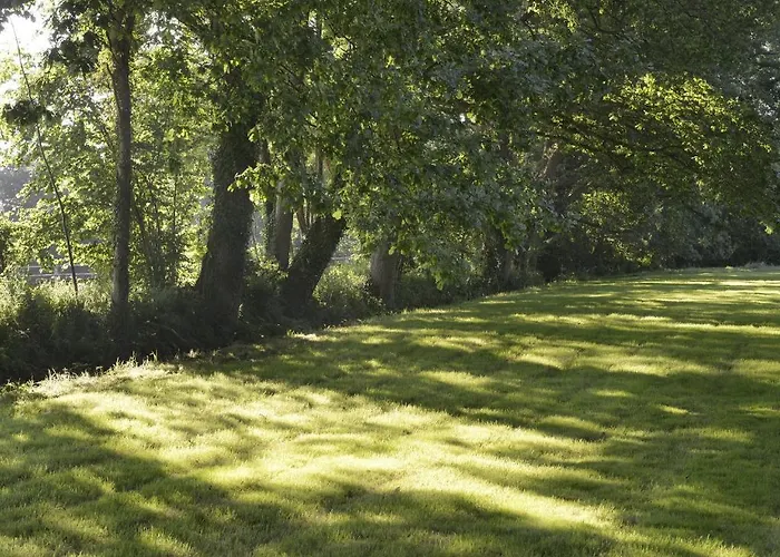 Отель Les Manoirs De Tourgeville Довиль