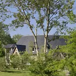 Les Manoirs De Tourgeville Отель
