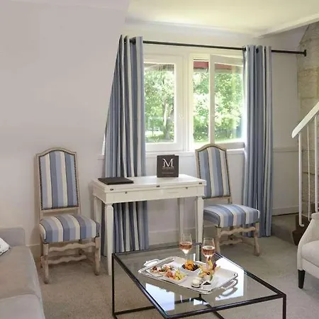 Hotel Les Manoirs De Tourgeville 4*