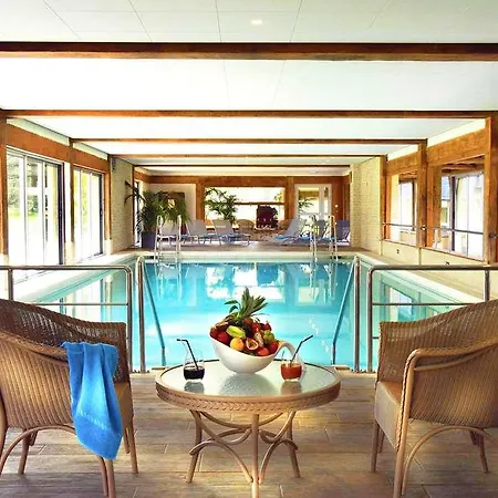 Hotel Les Manoirs De Tourgeville 4*