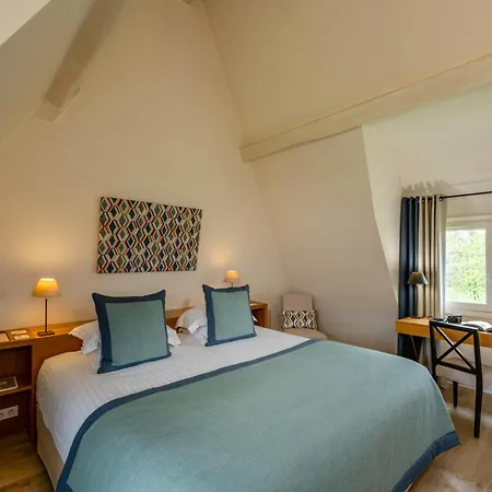 Les Manoirs De Tourgeville Hotel 4*