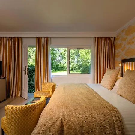 Hotel Les Manoirs De Tourgeville 4*