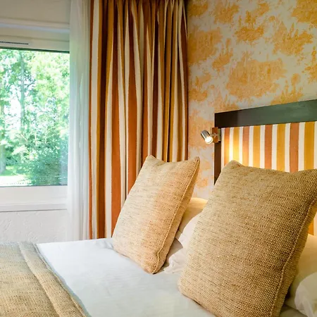 Les Manoirs De Tourgeville Hotel
