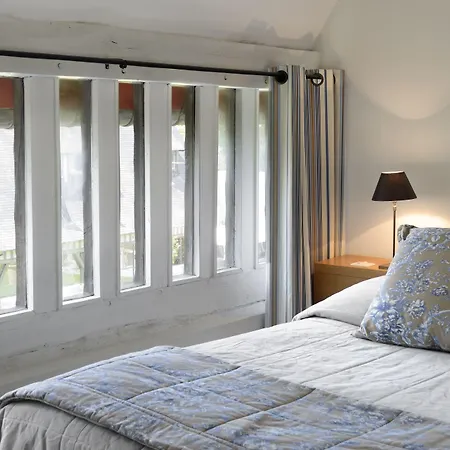 Les Manoirs De Tourgeville Hotel