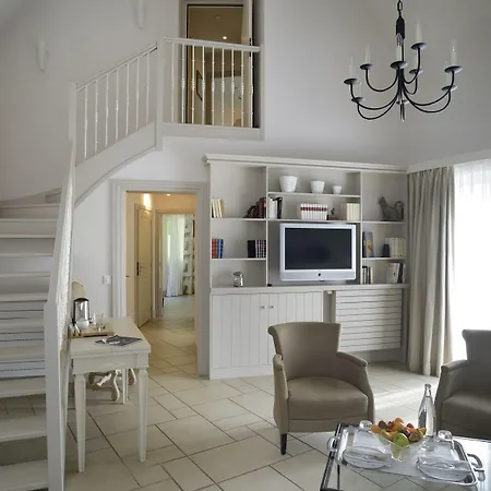 Les Manoirs De Tourgeville 4*