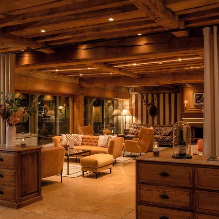 Hotel Les Manoirs De Tourgeville 4*