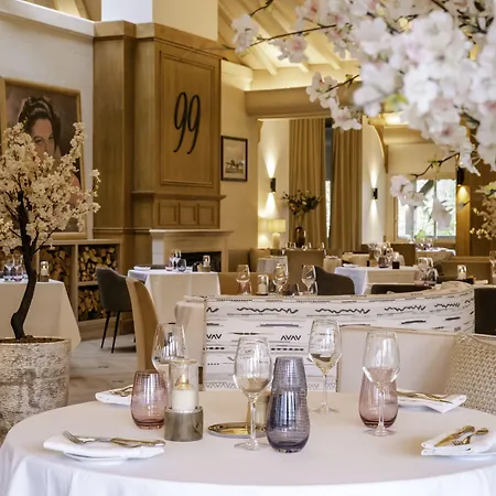 图尔杰维拉庄园酒店 4*