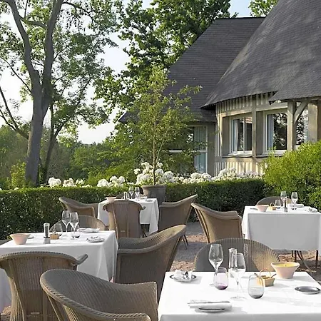 Отель Les Manoirs De Tourgeville