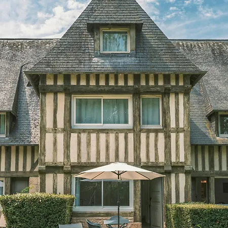 Hotel Les Manoirs De Tourgéville 4*