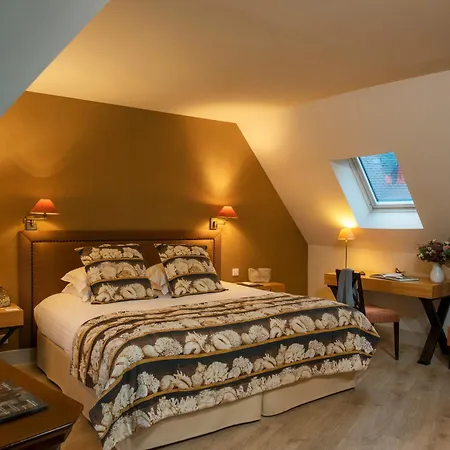 Les Manoirs De Tourgéville Hotel 4*
