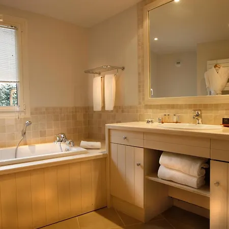 Les Manoirs De Tourgéville Hotel 4*