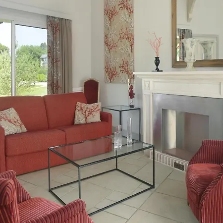 Hotel Les Manoirs De Tourgeville 4*