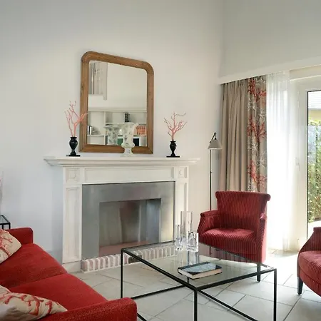 Hotel Les Manoirs De Tourgeville 4*