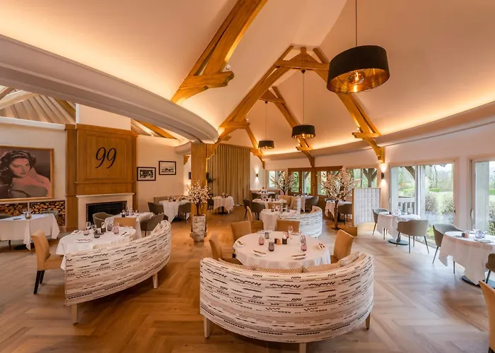 Les Manoirs De Tourgeville Отель