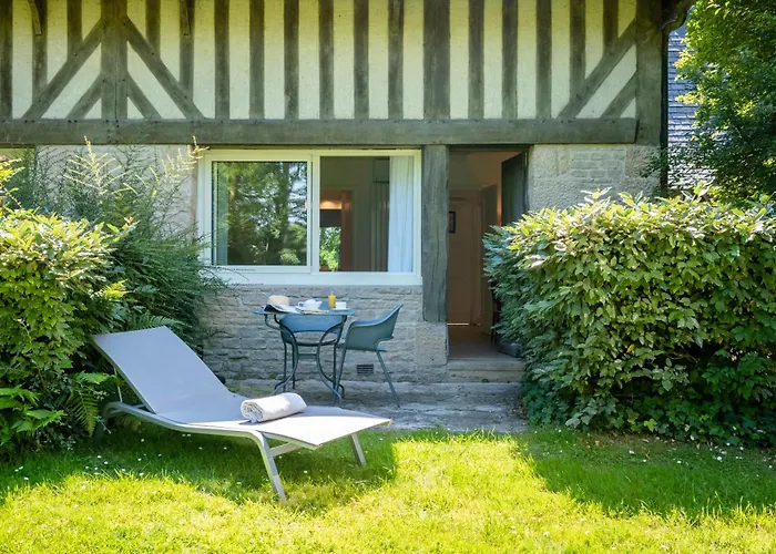 Les Manoirs De Tourgeville Hotel 4*